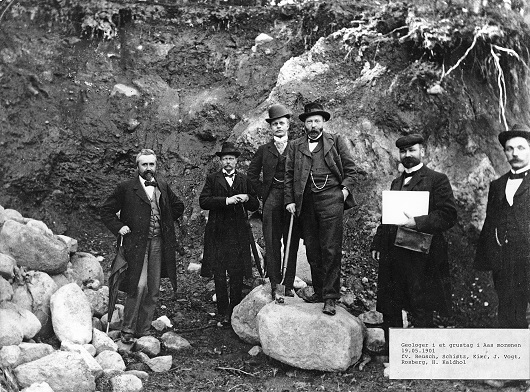 530x392 Geologer i et grustak 2