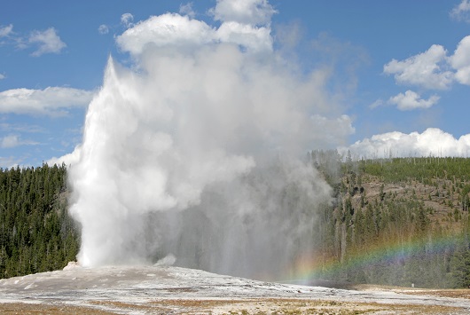 530x355 Old Faithful Rainbow