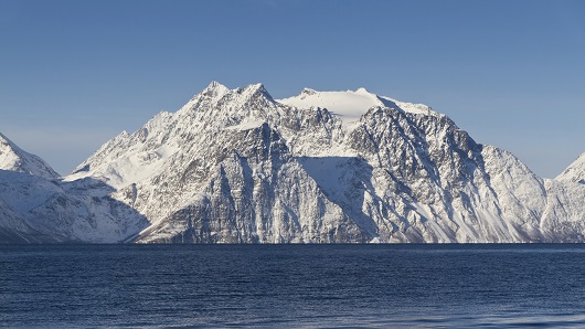 530x298 Støvelfjellet Store Reindalstinden over Lyngen fjord 2012 March