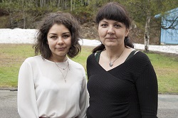 250x166 Yulia and Sabina 01