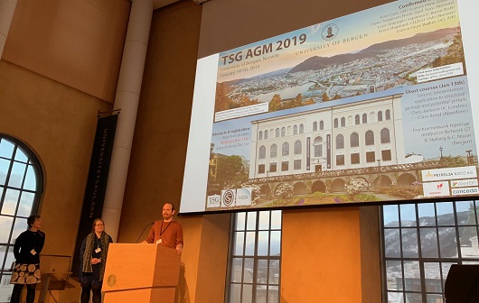 530x336 åpning