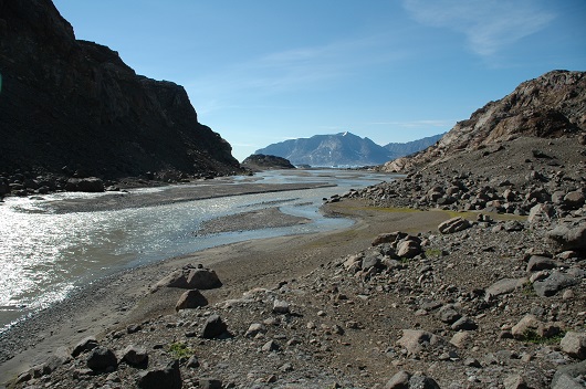 530x352 Dalen foran Mittivakkatbreen